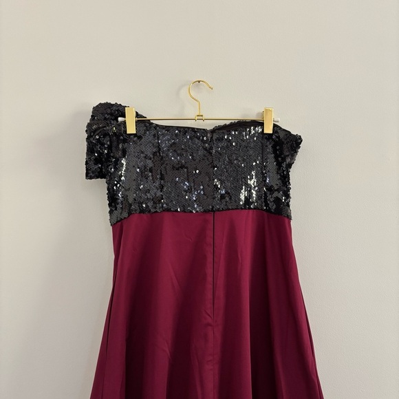 Anthropologie Hutch Bow-Tie Tiered Maxi Dress Burgundy & Black sequin Sz 8 - Picture 7 of 9